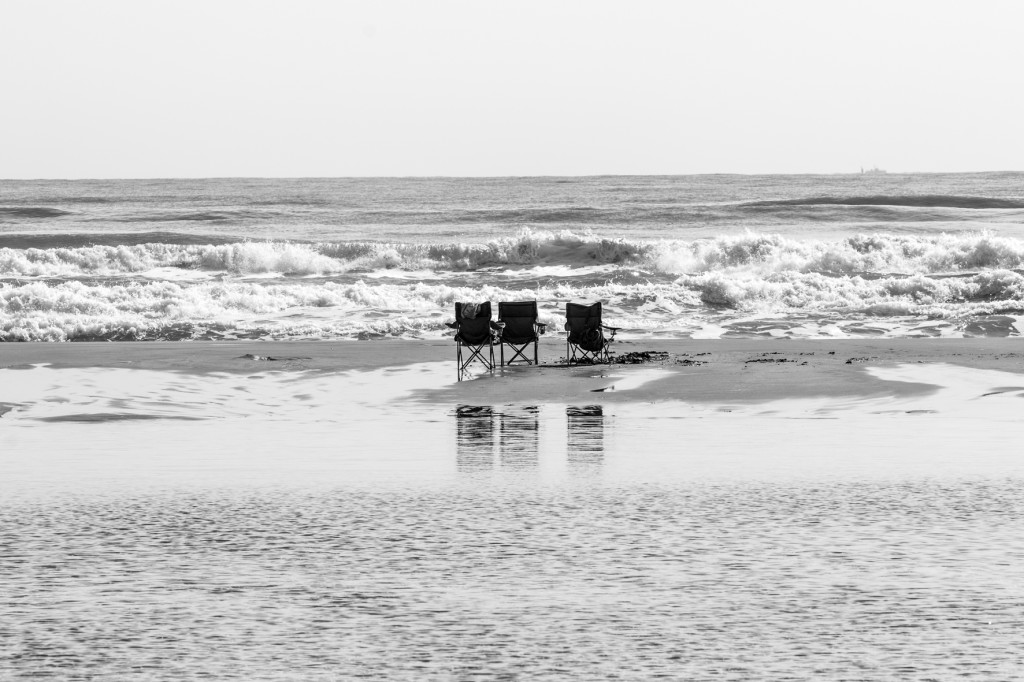 Stühle am Meer